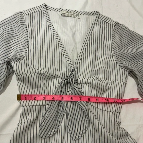 NWOT Abercrombie and Fitch Women’s White and Blue stripe blouse Size S - Picture 4 of 8